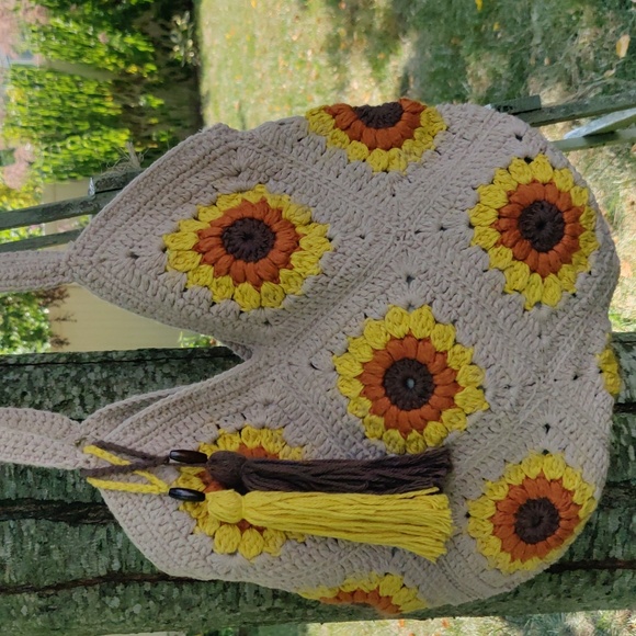 Handmade Crochet sunflower design Shoulder Bag - Picture 9 of 17